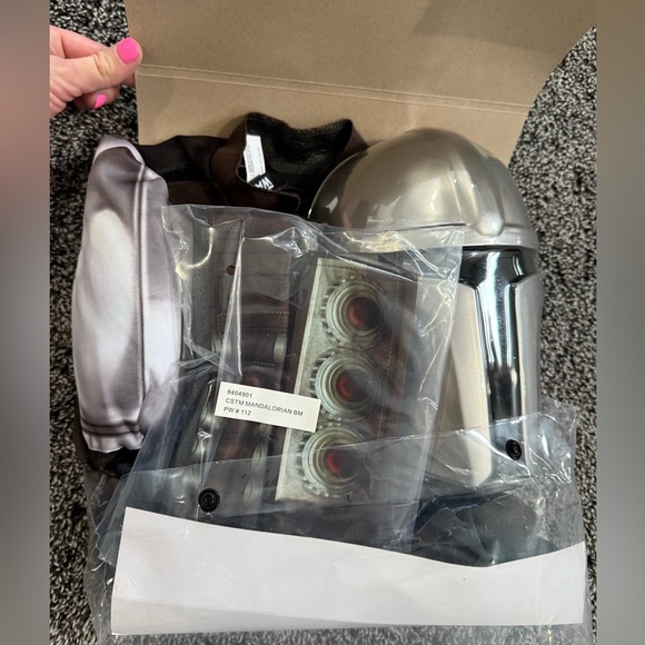 🚨 SALE 🚨 NEW Star Wars The Mandalorian Kids Costume - Picture 3 of 4